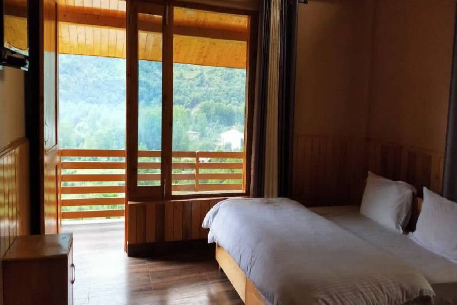 Semi Deluxe Room