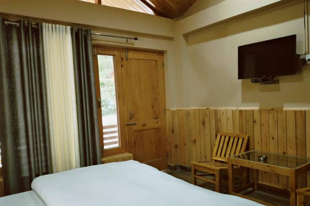 Semi Deluxe Room